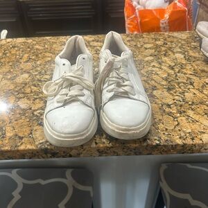 WOMENS PLATFORM WHITE SNEAKERS!